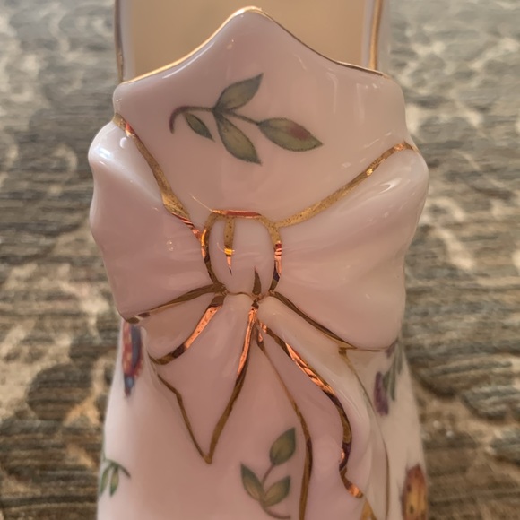 BURTON&BURTON PORCELAIN LADIES SLIPPER VICTORIAN (bees/flowers) CREME/GOLD - Picture 2 of 7